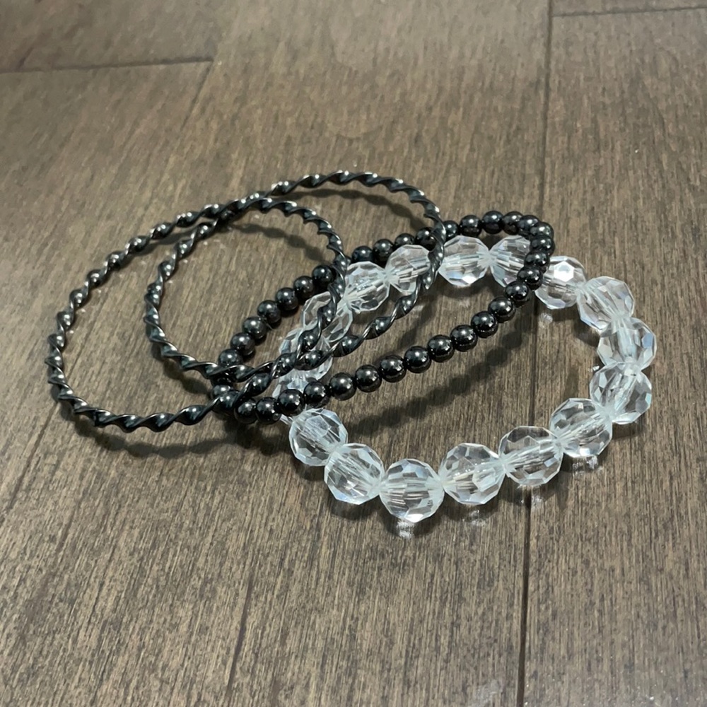 Set of bracelets